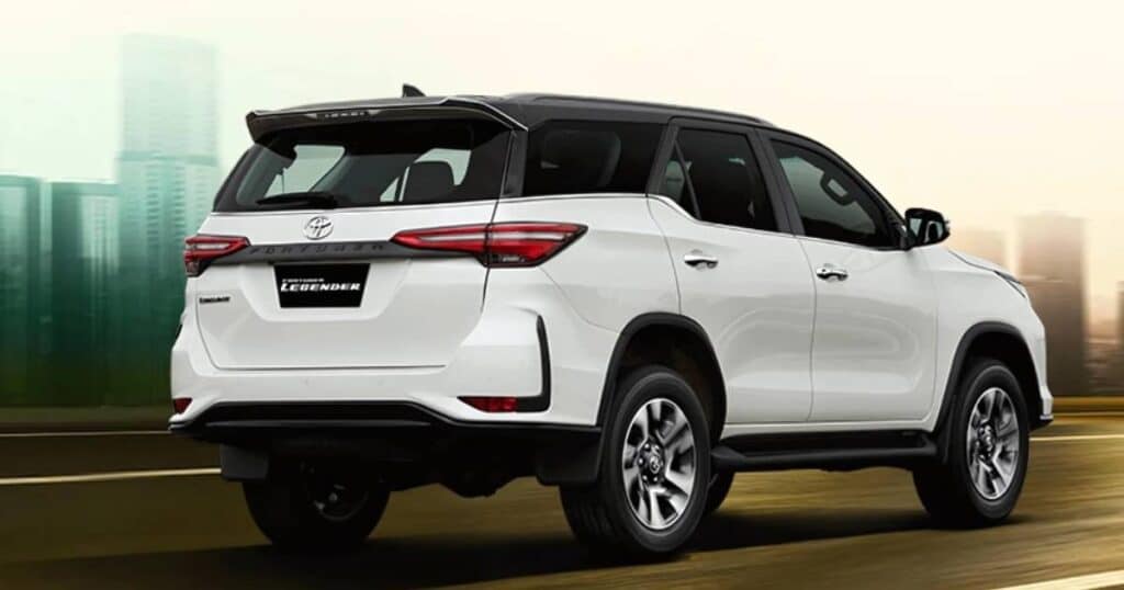 Toyota Fortuner Legender 4x4 MT