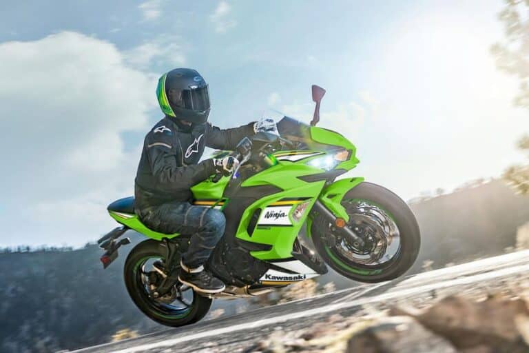 2025 Kawasaki Ninja 650 KRT